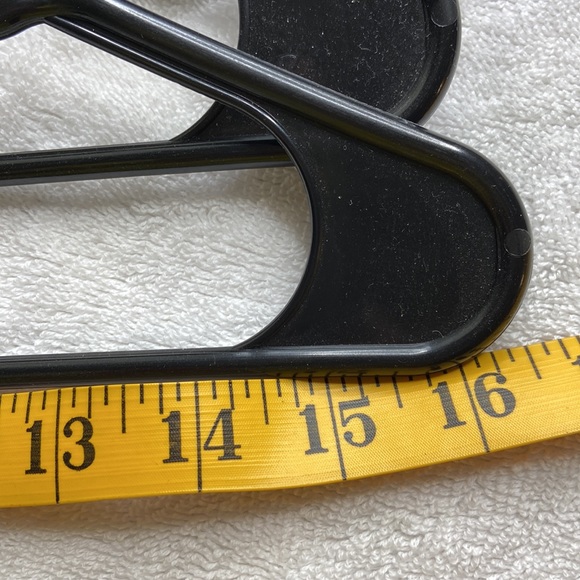 12 each plastic black used hangers with shoulder grooves - Picture 3 of 6